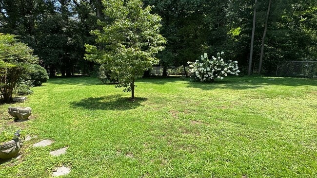 Building Photo - Brick Rancher with 1 acre in Hanover County!