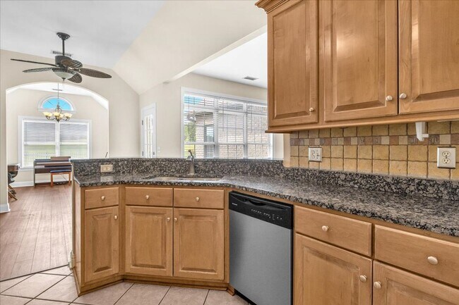 Building Photo - 38 Castle Bay Dr