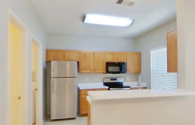 Building Photo - MOVE IN READY