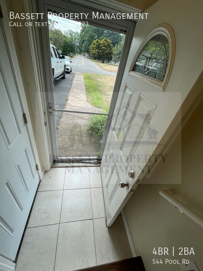 Building Photo - 544 Pool Rd