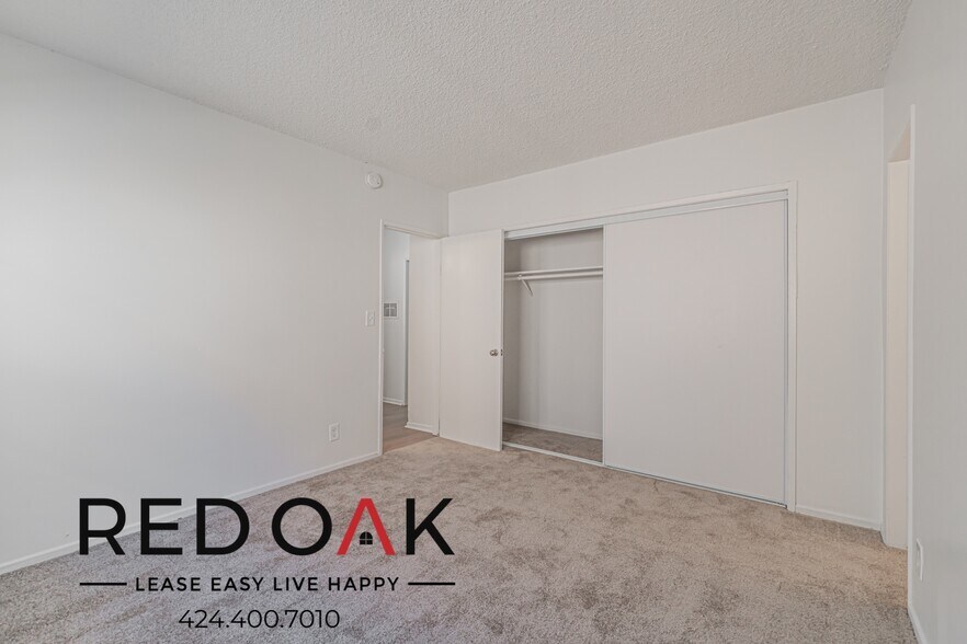 Building Photo - 8337 Cedros Ave