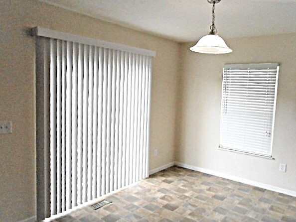 Building Photo - 211 Cherrytree Ln