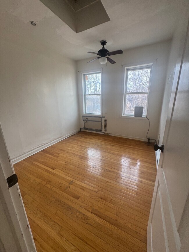 Building Photo - 1870 Harrison Ave