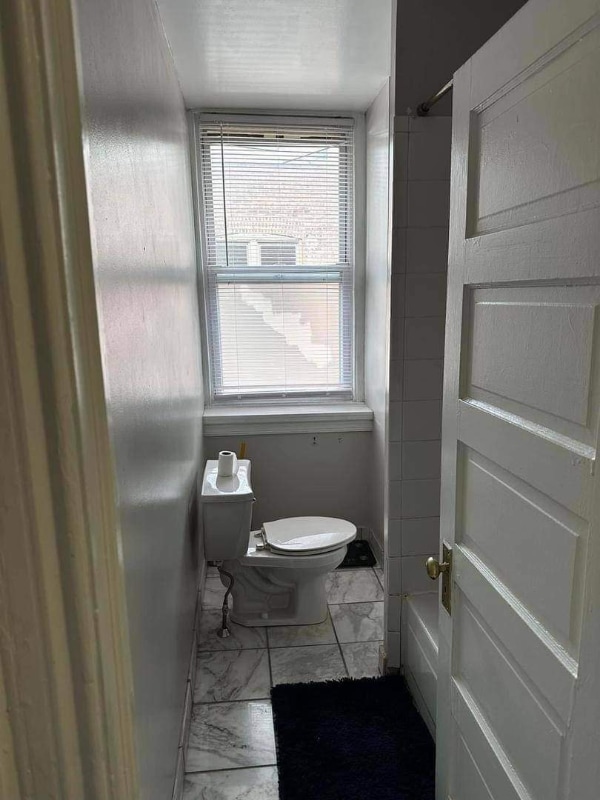 Building Photo - 48 W 75th St