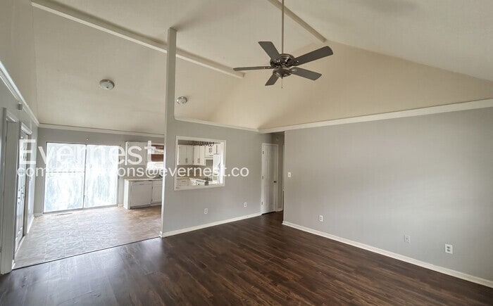 Building Photo - 6825 Brittany Pl
