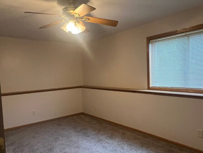Building Photo - 4248 Red Hawk Dr SE