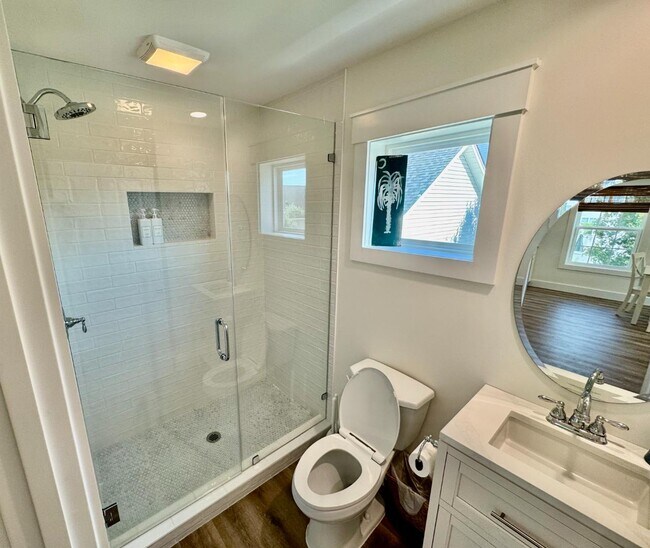 Building Photo - 44 Red Cedar St