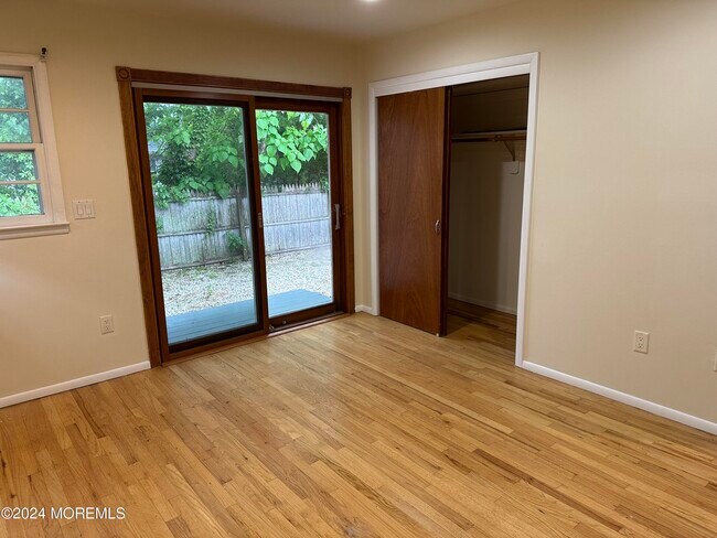 Building Photo - 974 Cypress Ave
