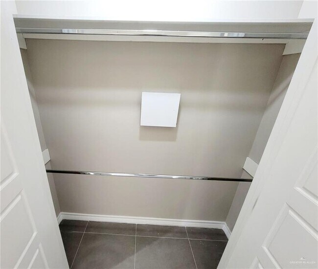 Building Photo - 12 Frio Ave