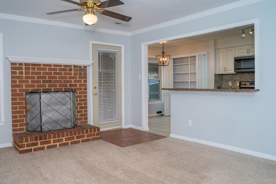 Building Photo - 1026 Tottenham Ln