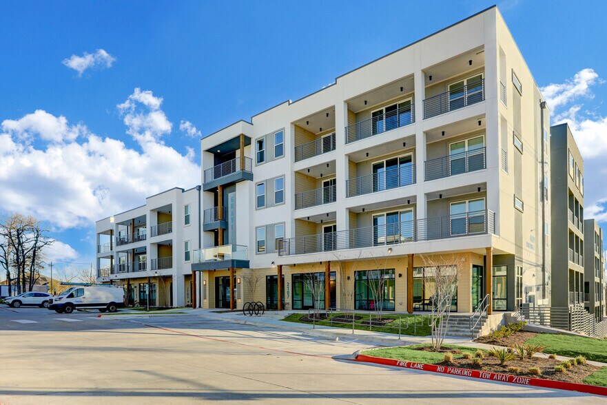 Building Photo - 4801 Springdale Rd