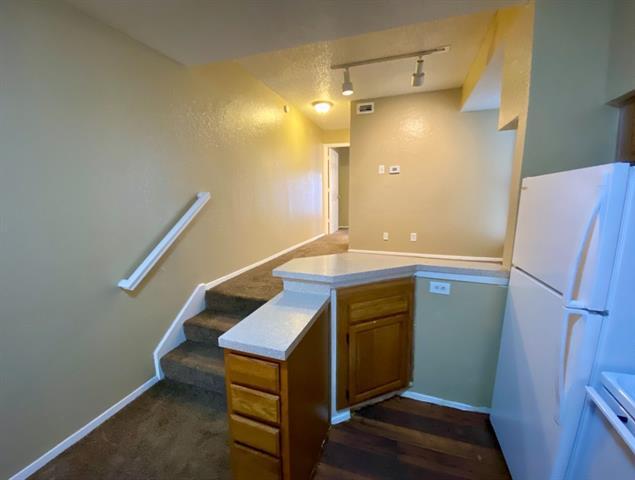 Building Photo - 9823 Summerwood Cir