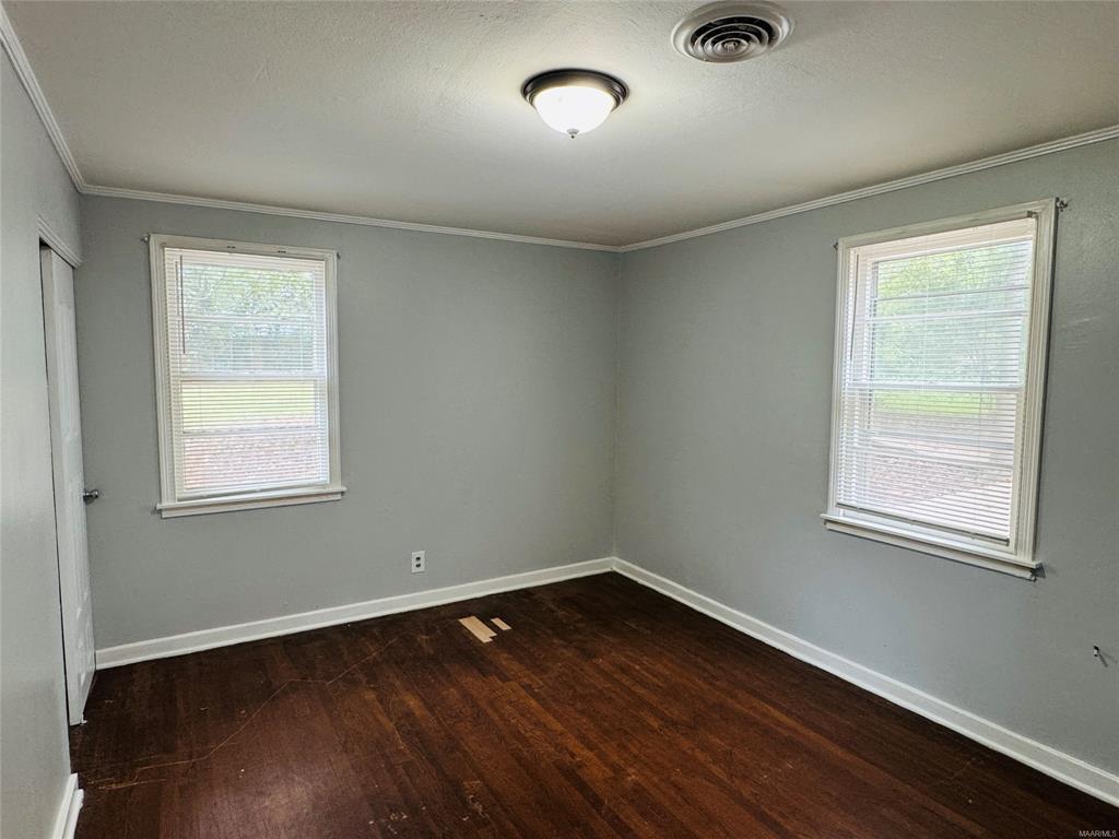 Building Photo - 4228 Hickory Dr