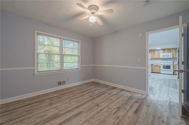 Building Photo - 435 Little Pines Ct