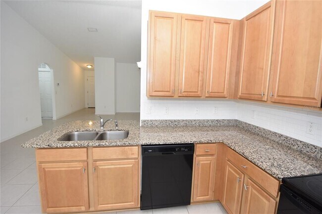 Building Photo - 31 Rosecroft Ln