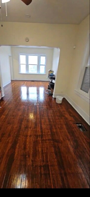 Building Photo - 611 E 75th St