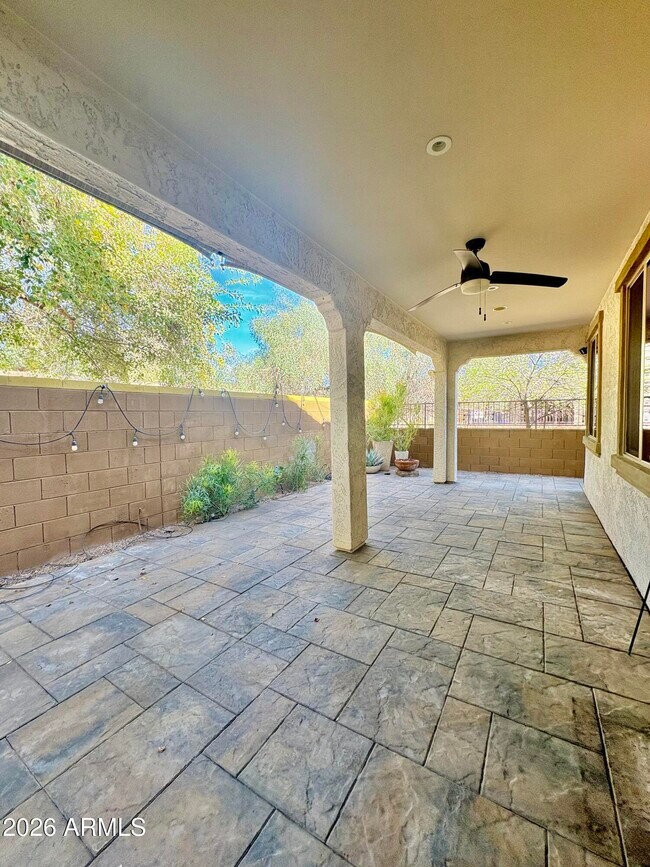 Building Photo - 4740 E Tierra Buena Ln