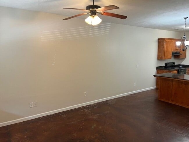 Building Photo - 2 bedroom 2 bath Duplex in Lake Charles