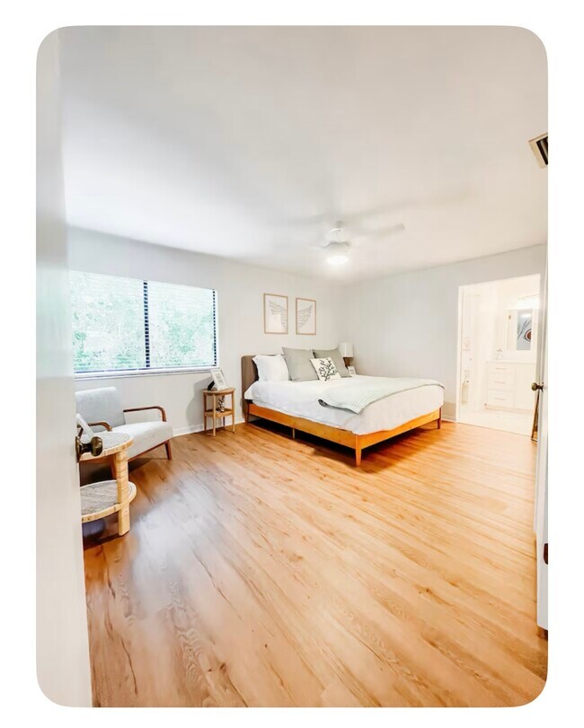 Building Photo - 4402 Sea Cove