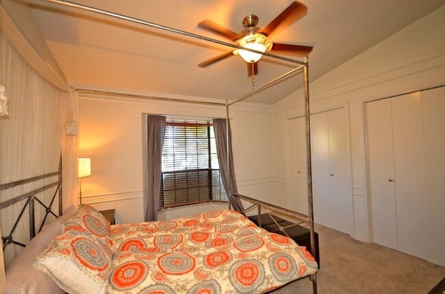 Building Photo - 1601 Faro Dr