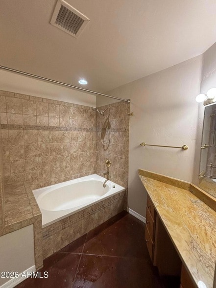 Building Photo - 5342 S San Pedro Ave