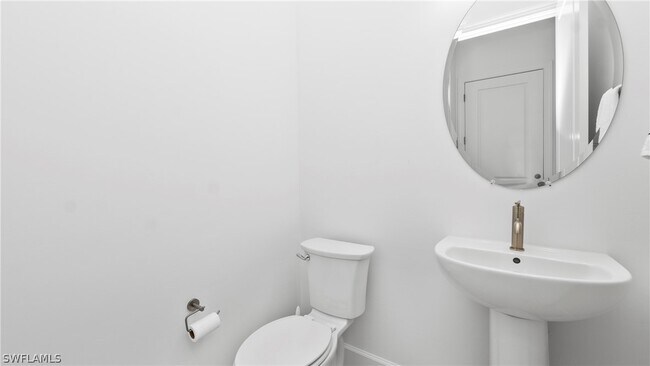 Building Photo - 1905 Fresno Ave