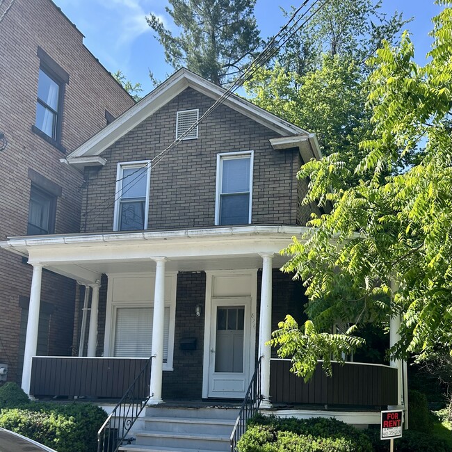 Building Photo - 626 Baldwin St