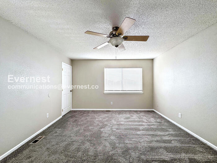 Building Photo - 4079 Perth St