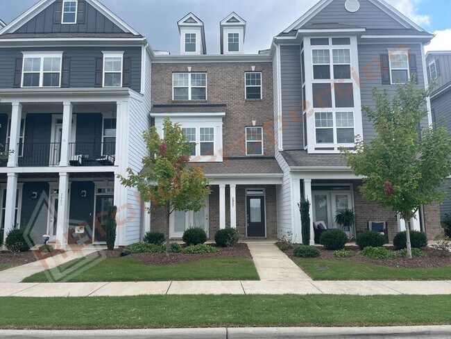 Building Photo - Luxury 3 Story 4 BD/3.5 Bath Townhome @ Sm...