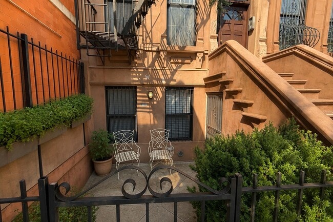 Building Photo - 243 E 118th St