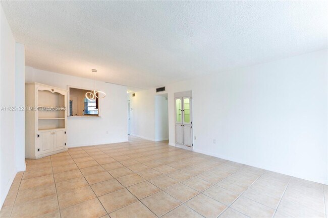 Building Photo - 3551 NE 169th St