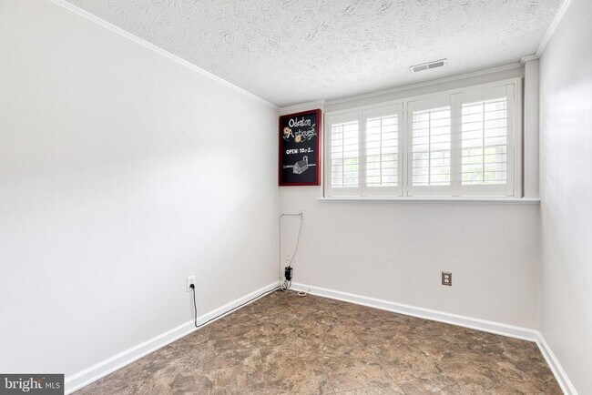 Building Photo - 712 Pine Drift Dr