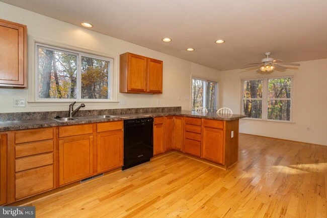 Building Photo - 3311 Mission Rd