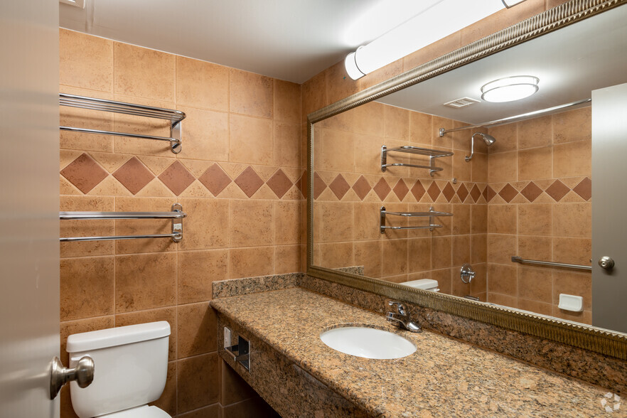 1BR, 2BA - 825SF - Bathroom - The Block at Sterling Heights