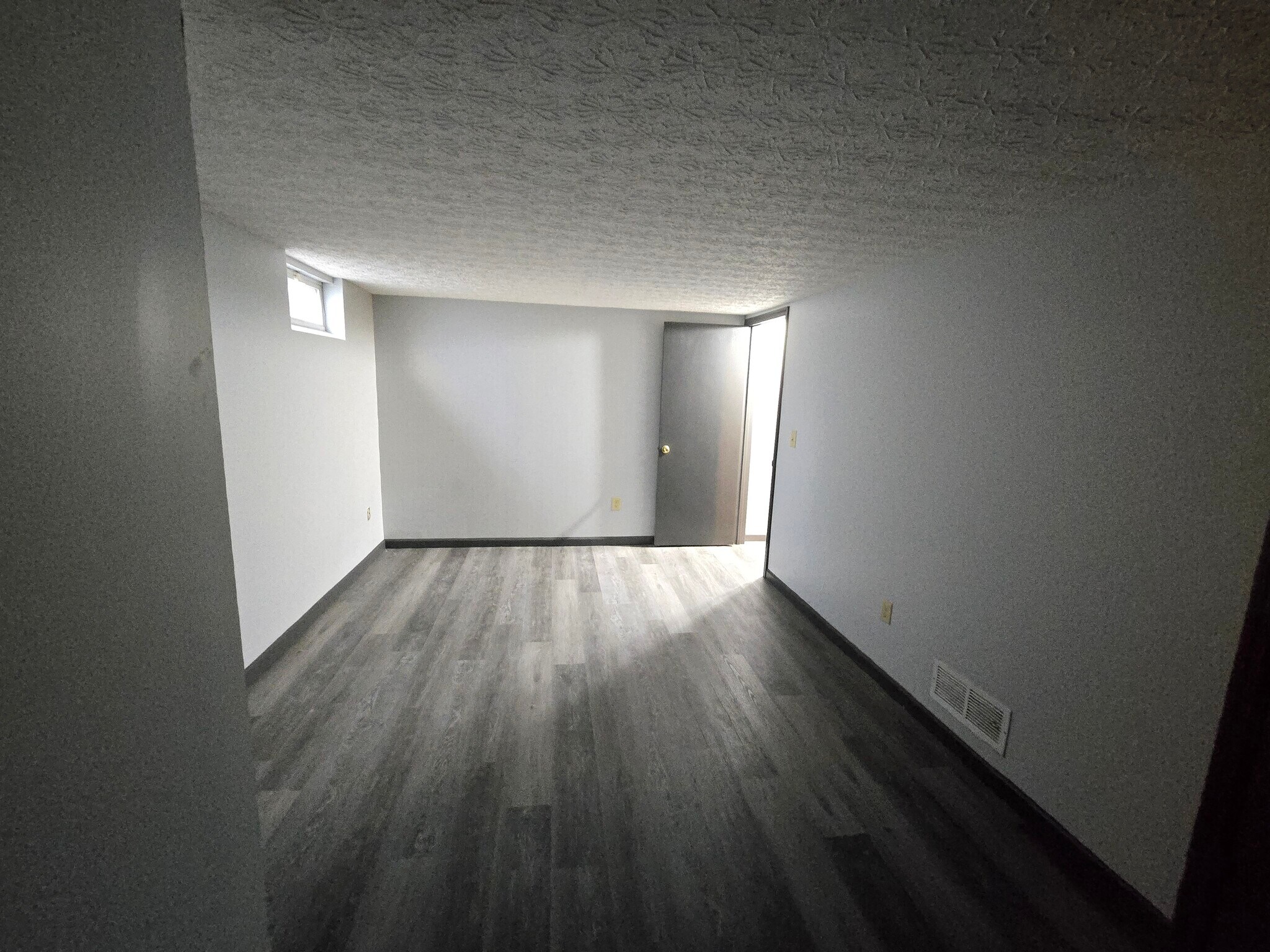 Building Photo - 6048 Trowbridge Way