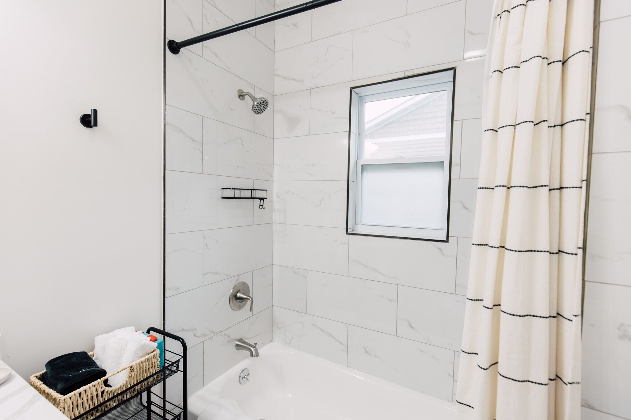 Building Photo - 215 Kerr Ave