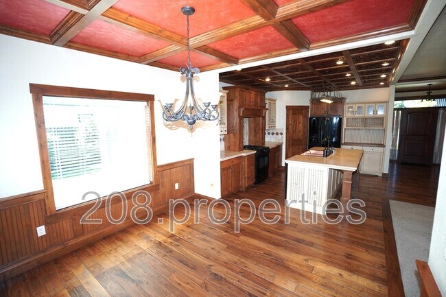 Building Photo - 1921 W Aspen Creek Dr
