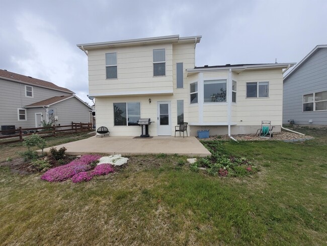 Building Photo - 127 Misty Creek Dr