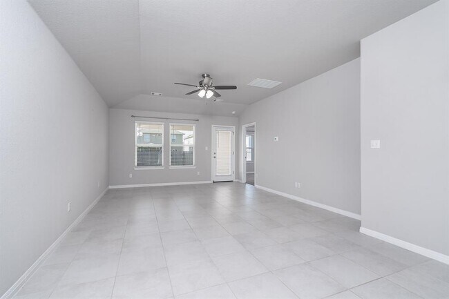 Building Photo - 113 Outlaw Dr