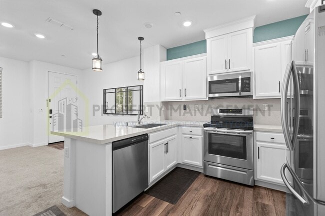 Building Photo - For Rent: Stylish 3-Bedroom Townhouse with...