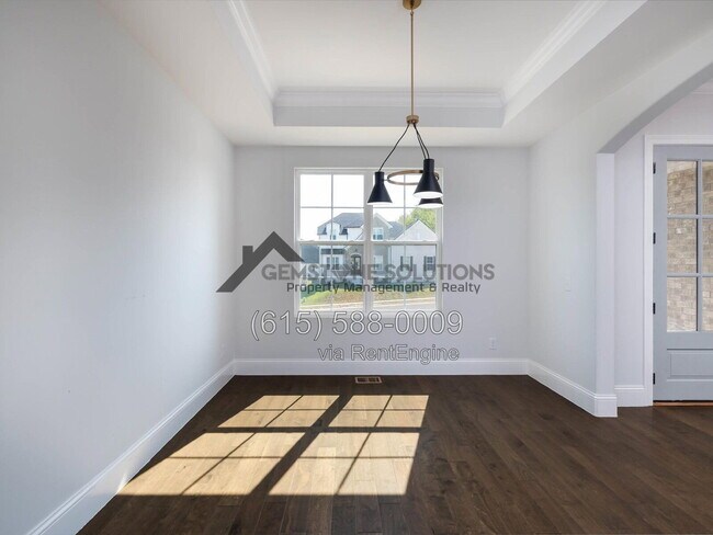 Building Photo - 631 Silva Ln