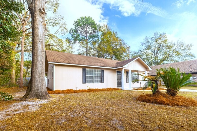 Building Photo - 203 Monroe Ave