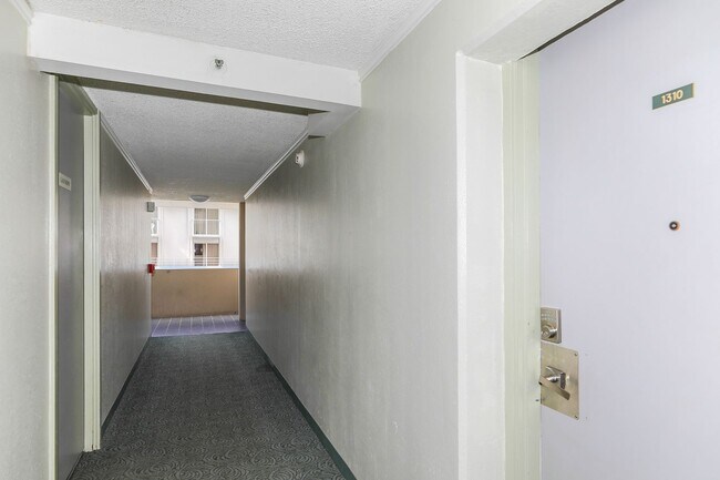 Building Photo - Marine Surf - Studio 1b 1parking! in Waikiki