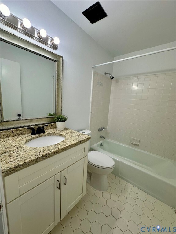 Building Photo - 70 Summer E