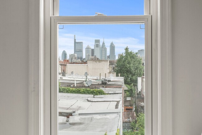 Building Photo - 1521 Tasker St