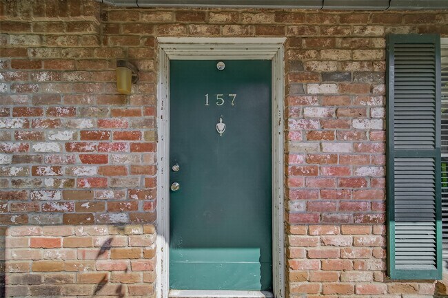 Building Photo - 8931 Gaylord Dr