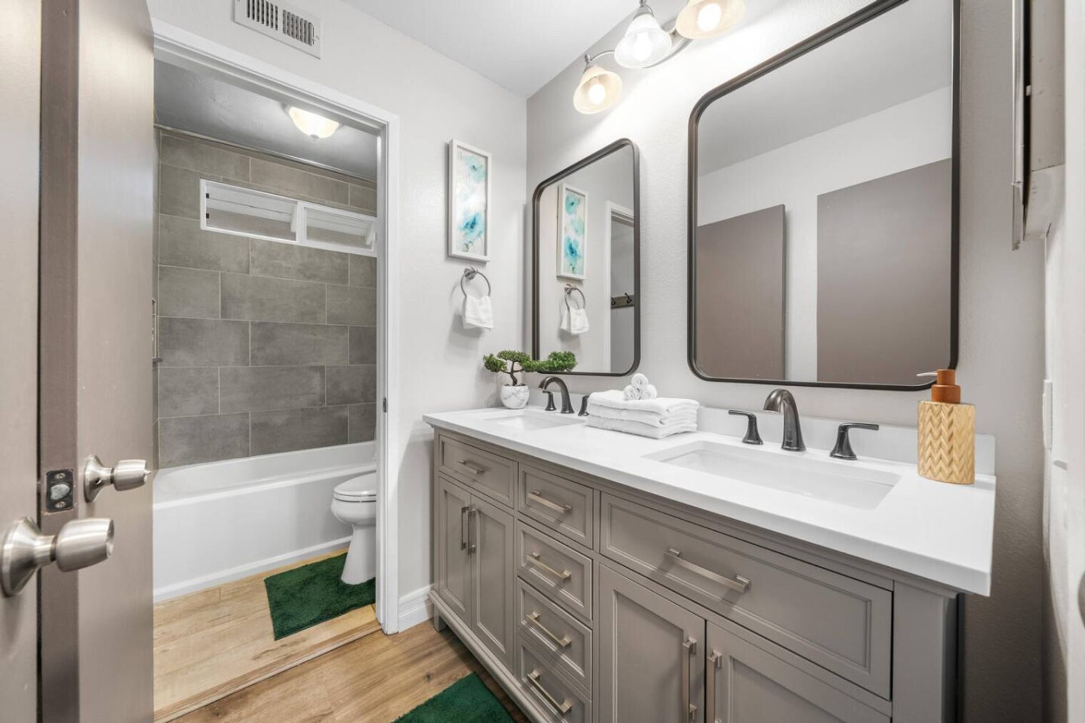 Building Photo - 13075 Old West Ave