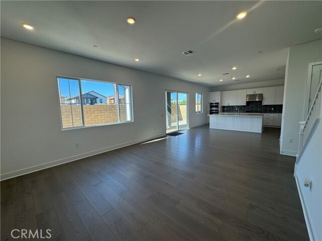 Building Photo - 114 Pansy