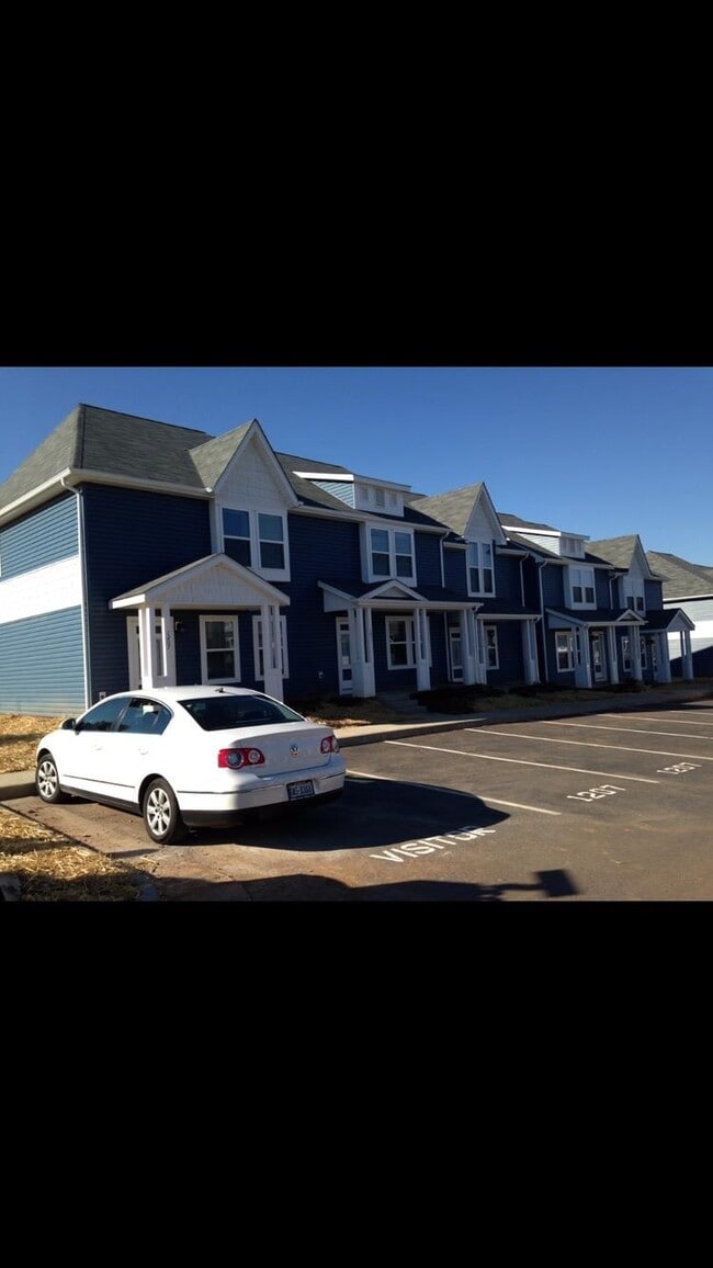 Building Photo - 1211 Poet's Ct