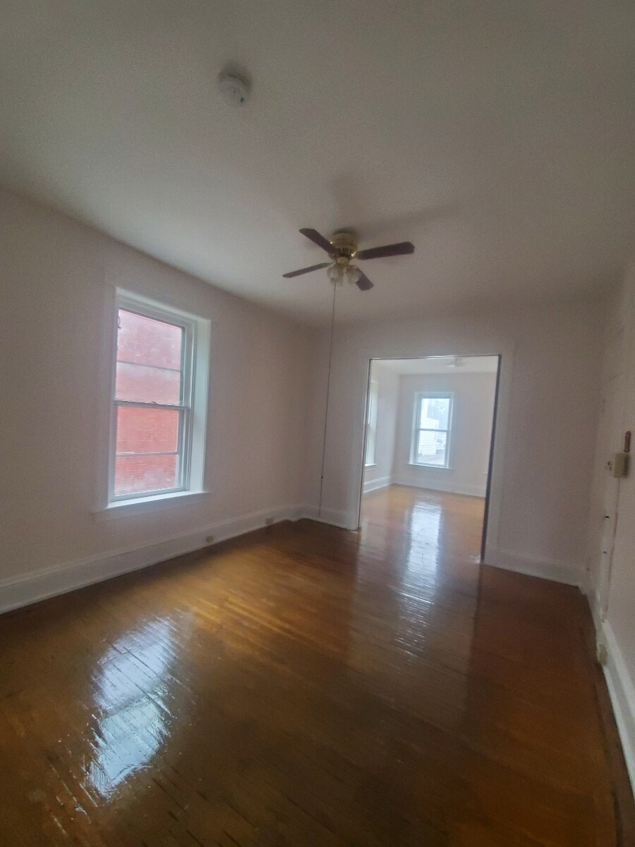 Building Photo - 25 S Locust St